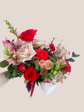 Load image into Gallery viewer, Valentine's Day Mixed Bouquet Pre-order (4 sizes to choose!)