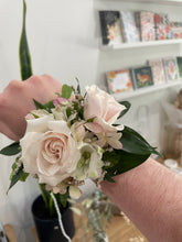 Load image into Gallery viewer, Prom Wrist Corsages (with matching boutonniere)