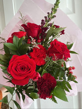 Load image into Gallery viewer, Valentine's Day Mixed Bouquet Pre-order (4 sizes to choose!)
