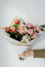 Load image into Gallery viewer, Small Hand-tied Bouquet