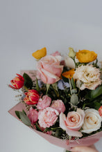 Load image into Gallery viewer, XL Hand-tied Bouquet
