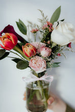 Load image into Gallery viewer, Budvase Arrangement

