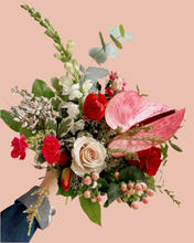 Load image into Gallery viewer, Valentine&#39;s Day Mixed Bouquet Pre-order (4 sizes to choose!)
