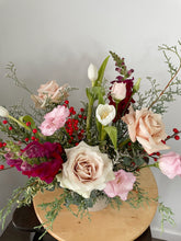 Load image into Gallery viewer, (PRE-ORDER) Holiday Centrepiece
