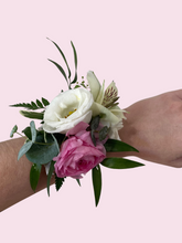 Load image into Gallery viewer, Prom Wrist Corsages (with matching boutonniere)
