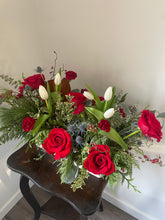 Load image into Gallery viewer, (PRE-ORDER) Holiday Centrepiece
