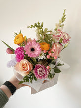 Load image into Gallery viewer, Vase Arrangement (Mother&#39;s Day Pre-Order)
